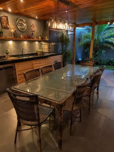 Mesa de jantar 8 cadeiras