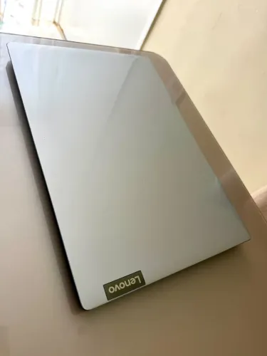 Notebook Lenovo i3 8?GE