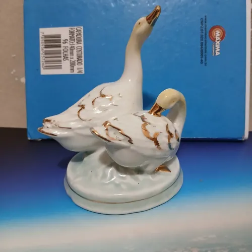Escultura cisnes de porcelana 