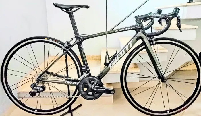 Speed(50) Giant TCR, Ultegra11v eletrônico (18x). Trocas 13k