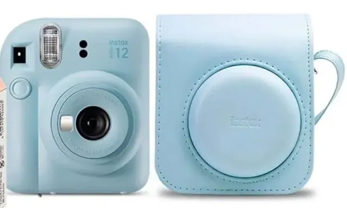 polaroid instax