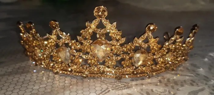 Vestido de debutante mais coroa ?