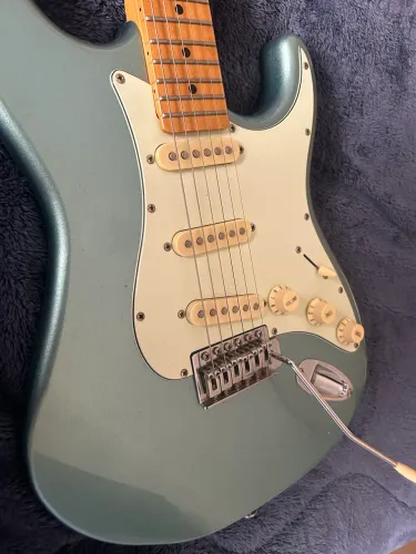 Guitarra Tagima TW Series 530 + Amplificador Vosstorm GX10 - Excelente Estado!