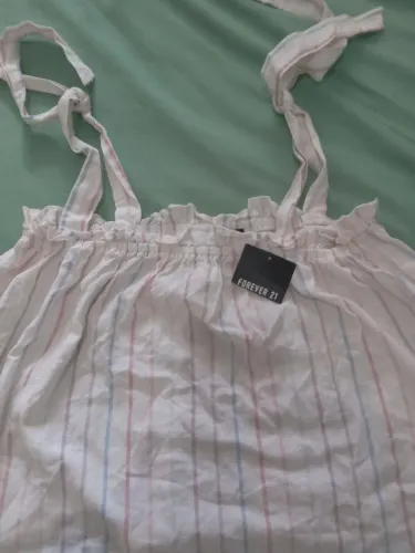 Blusinha listrada, marca Forever 21, tamanho M