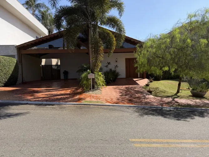 Casa em condomínio, 4 quartos, 3 suítes, 258 m², 4 vagas no Jardim Mariliza em Goiânia