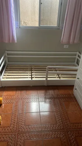 Cama de solteiro montessoriana 