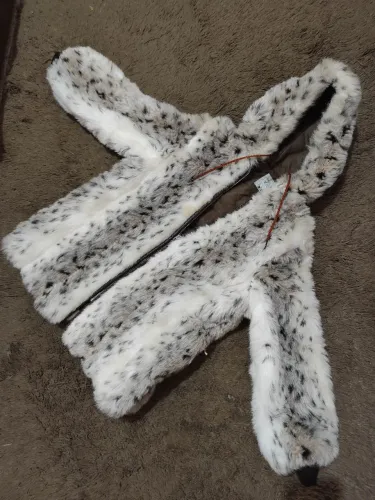 Casaco de Pele Winter Fox Luxo com Capuz - Tam P