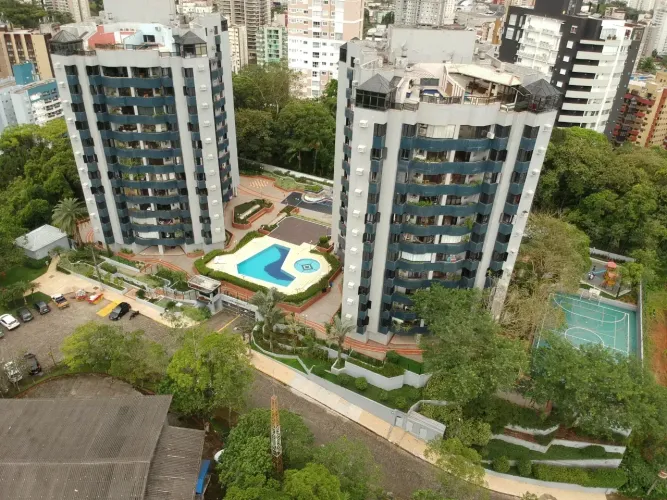 Apartamento com 1 suíte + 2 quartos, 134 m², próximo ao Colégio Positivo