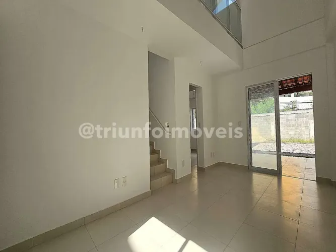 Casa duplex a venda em condomínio no bairro Uruguai