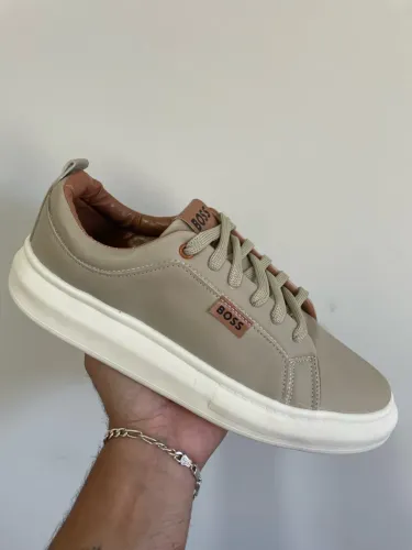 H. BOSS N: 39, 40, 41, 42