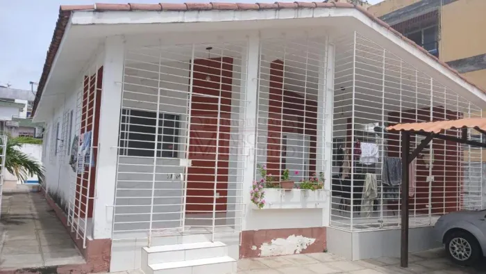 Casa à Venda em Jardim Atlântico