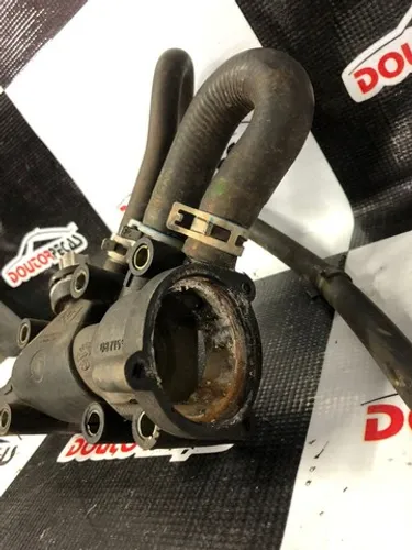 Carcaça Válvula Termostática Ford Fiesta 087155