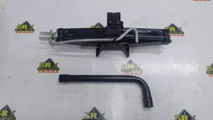 Kit Macaco Chave De Roda  Duster 