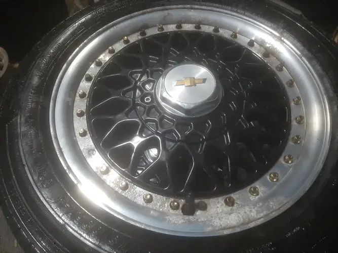 Roda aro 14 Bbs com borda diamantada fundo preto Ford 4 furos 