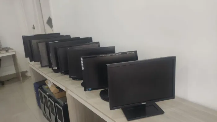 Monitores Diversos á partir de R$120,00 (Leia a Descrição)