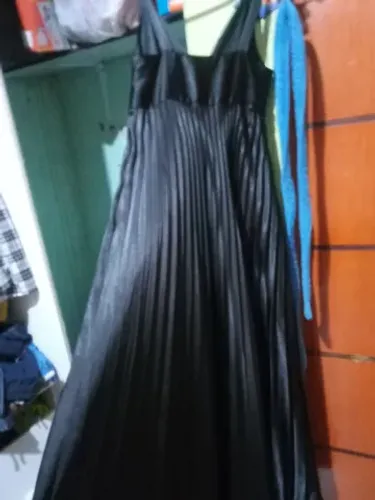 vendo lindo vestido de festa pm fecho do lado lindo vestido usado umas três vezes 