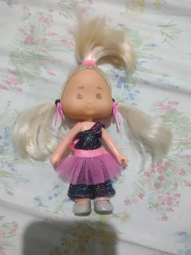 Boneca Moranguinho anos 80 Estrela