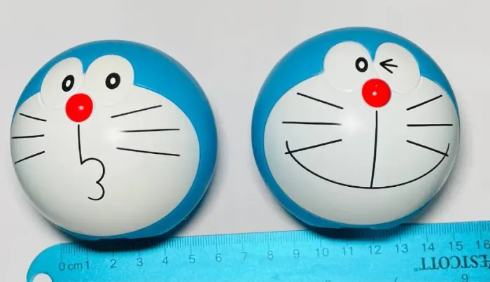 Doraemon Lote com duas "bolinhas" ocas - diâmetro 6 cm - para fãs do anime mangá