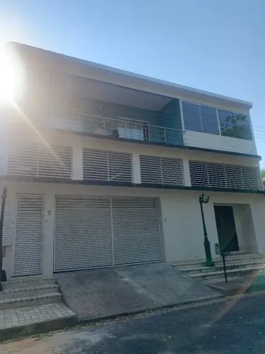 Casa de 03 suítes  à venda no Aleixo ( Conj. Colina do Aleixo)