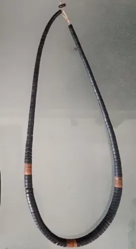 Colar Indígena Feito De Tucumã 