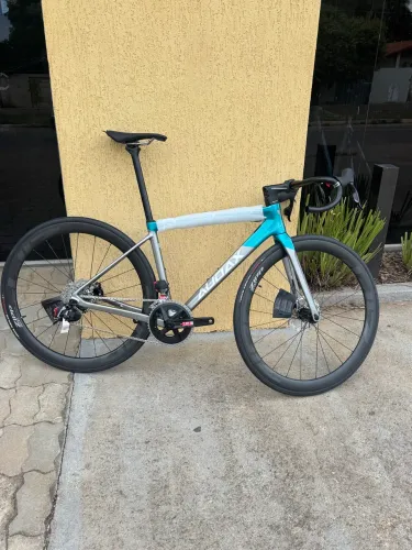 Bicicleta speed Stelvio audax carbono Sram 12v disc 