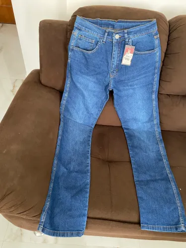 Vendo calça jeans masculina nova