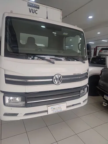 Caminhao VW 11 180 impecável km baixo