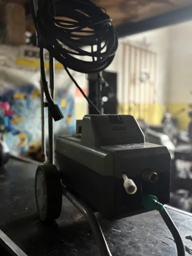 Lavadora de Alta Pressão Karcher