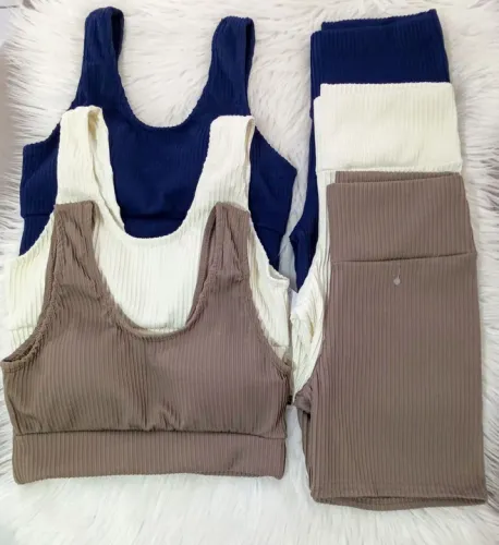 Conjunto de top e Shorts canelado - Bege, Branco e Azul