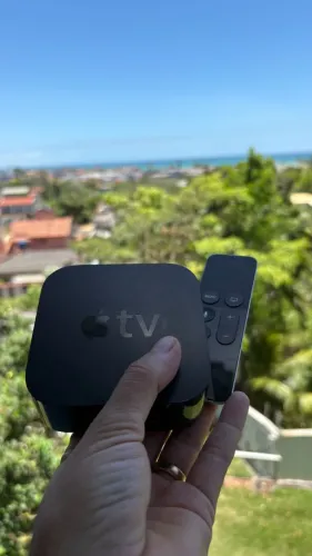 Apple TV 32GB (Modelo A1625) - TV Box de Alta Definição 1080p com Controle Remoto