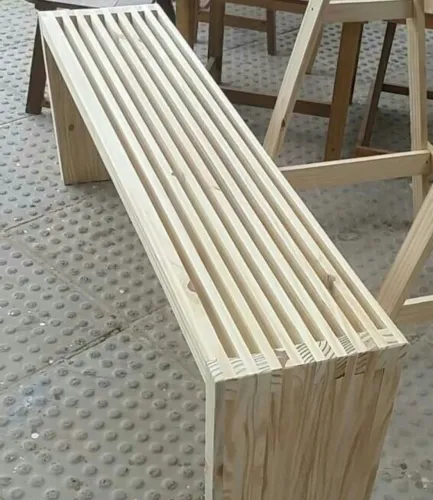 Banco de madeira pinus (Móveis sob medida em pinus feito por encomenda)