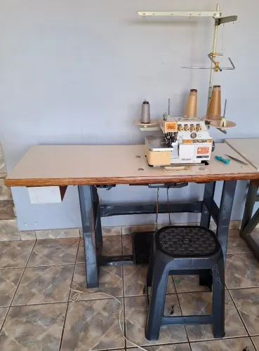Máquina de Costura Siruba Interlock