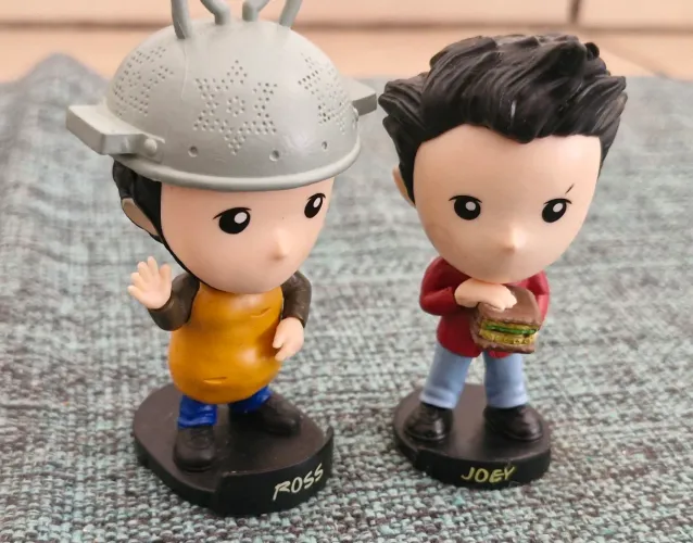2 Bonecos Pop Friends - Ross & Joey!