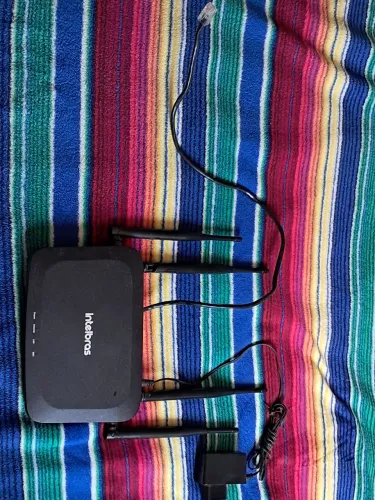 Roteador intelbras 4 antenas e 4 entradas