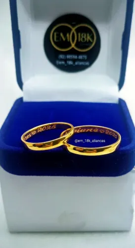 Alianças em Prata banhado a Ouro com Gravação e estojo ( caixinha de alianças)