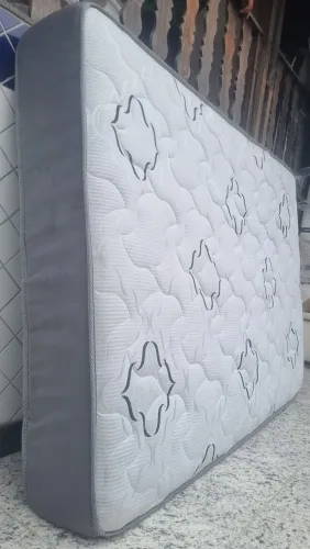Colchão Casal Ortobom Alto Sem uso, Perfeito Aceito Cartão e Entrego