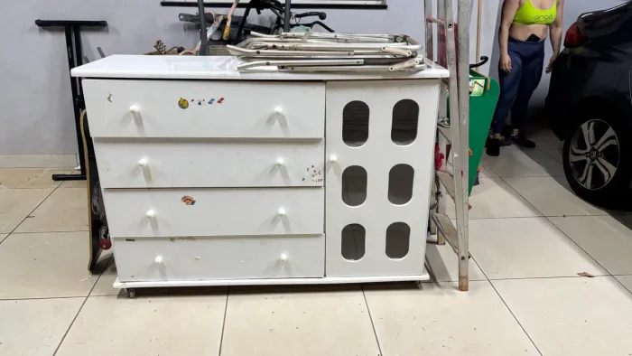 Cômoda em MDF DESAPEGO