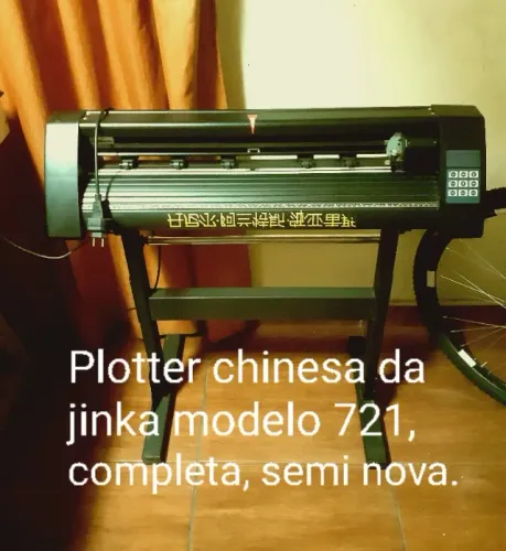 Plotter Cutting chinesa modelo 721 de recorte em vinil. Risca,corta,desenha. Ótimo estado!