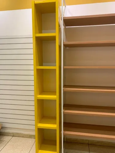 Nicho amarelo em MDF