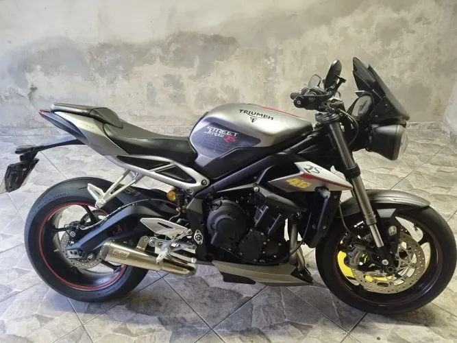 Triumph street triple 765rs