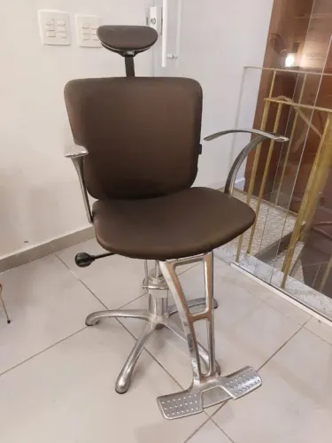 Cadeiras profissionais Dompel seminovas (pouco usada)