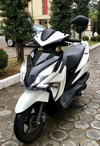 Honda elite 125 automática, parcelo no cartão, aceito troca por moto!