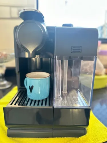 Máquina de Café Nespresso Usada pouquíssimas vezes. Aceite contraproposta 