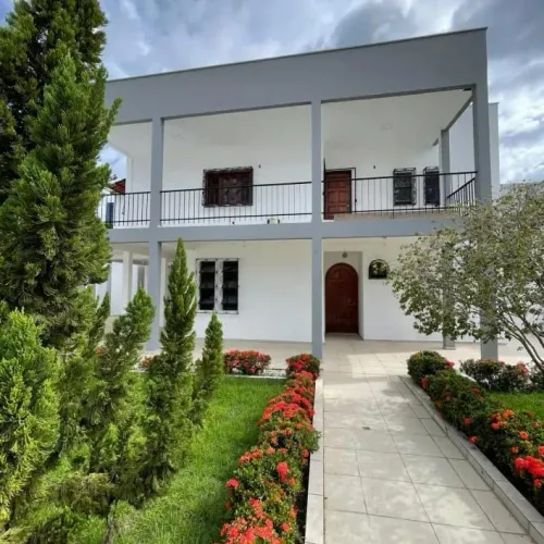 //Linda casa no Condomínio Le Village Blanc