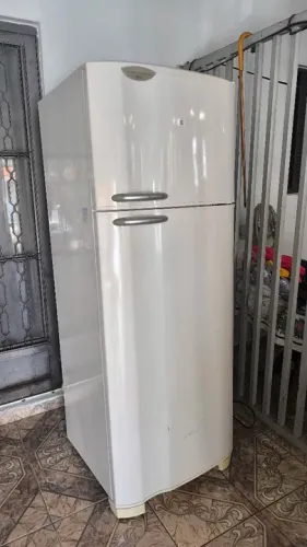 Geladeira Electrolux DC48.  462L