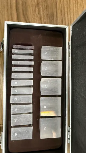 Kit de Prismas Ópticos em Estojo - Física e Laboratório