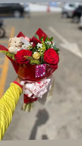 Buquê queridinho, buquê com ursinho , buquê com chocolates, buquê de rosas 