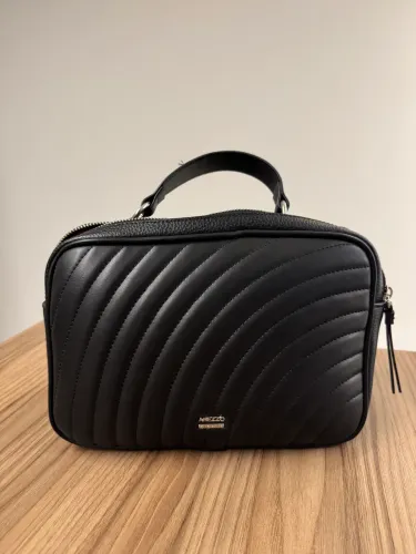 Bolsa Arezzo, modelo Elisa, Preta