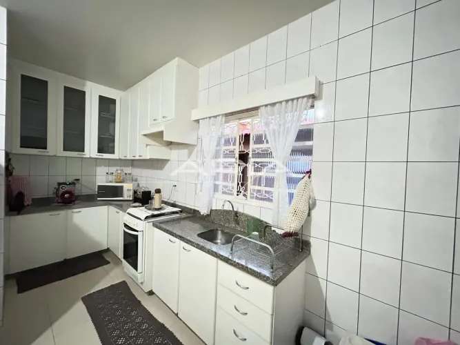 Casa à venda no Jardim São Francisco de Assis na zona oeste de Londrina PR