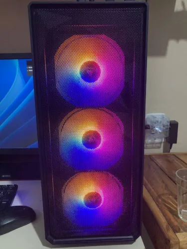 PC GAMER i5-11400 + B560M Aorus Elite + 16 GB + RX 580 + SSD 240 GB